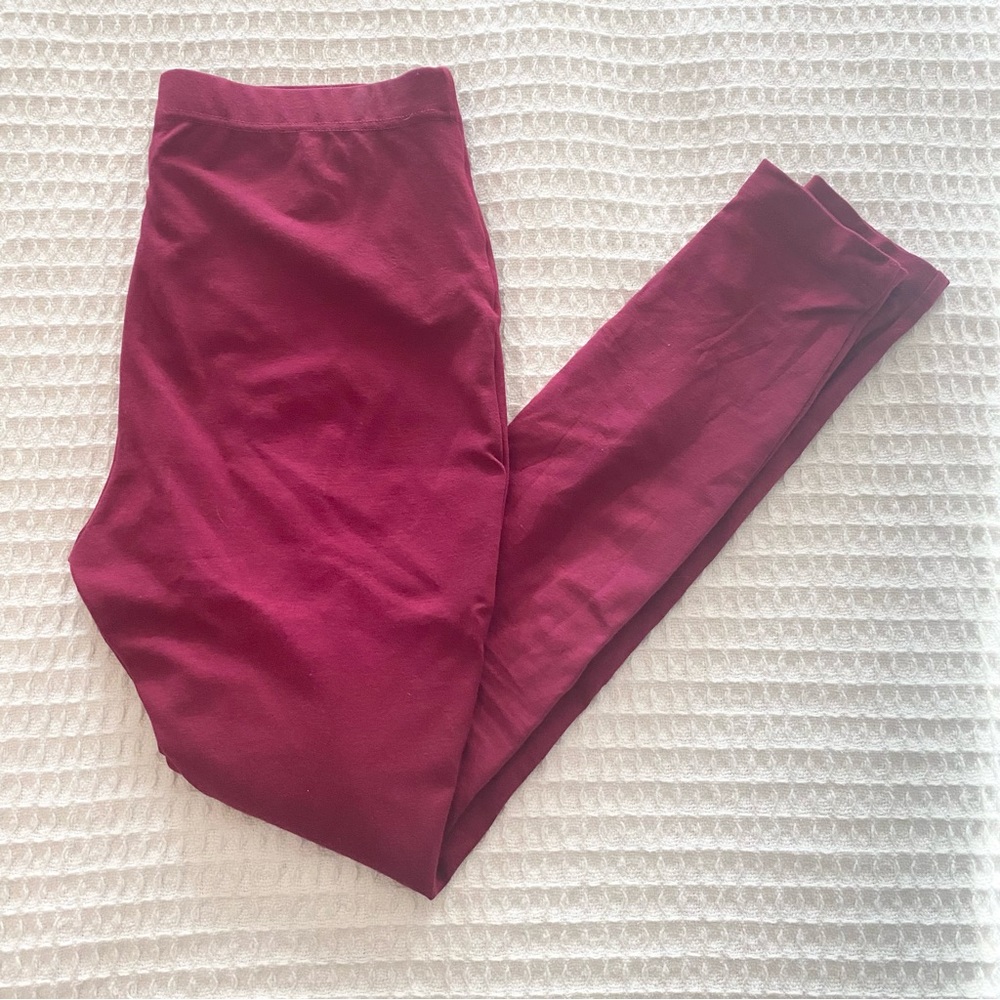Chico’s fabulously slimming legging pant in wine berry size 6